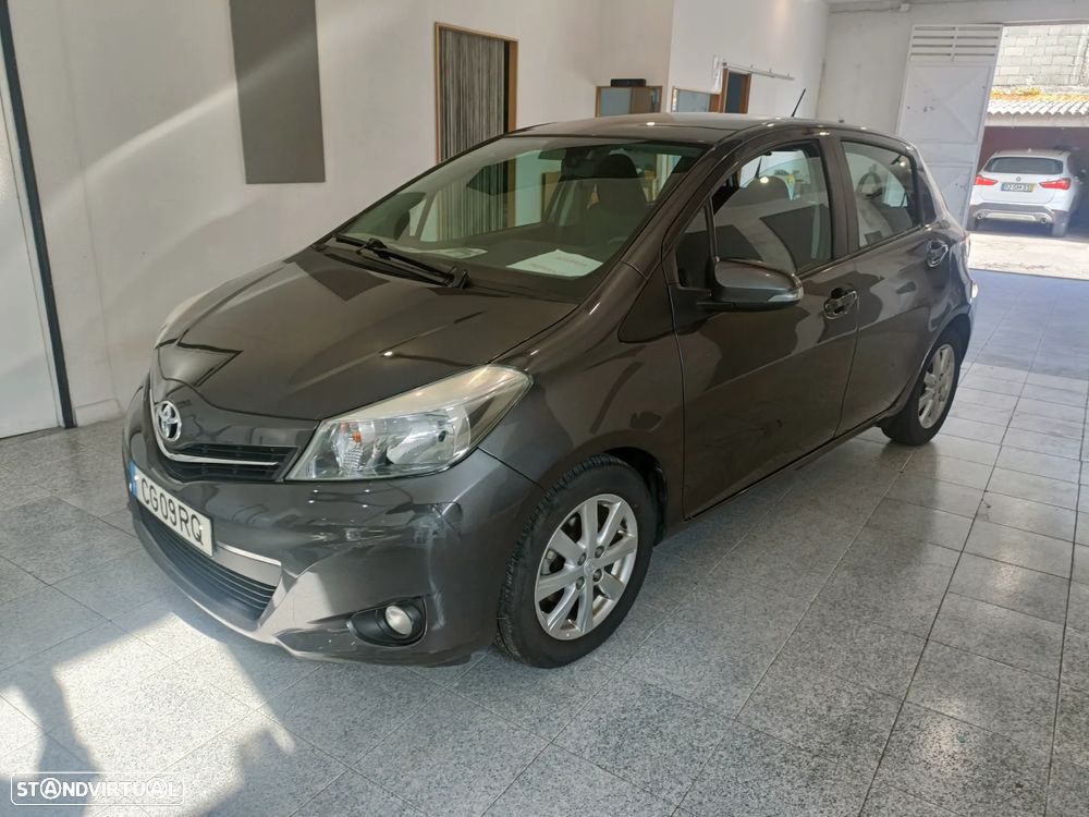 Toyota Yaris 1.4 D-4D High Pack+NAVI - 8