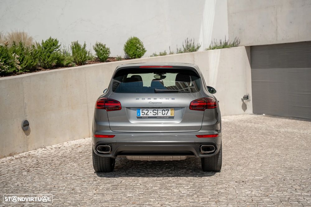 Porsche Cayenne 3.0 V6 - 4
