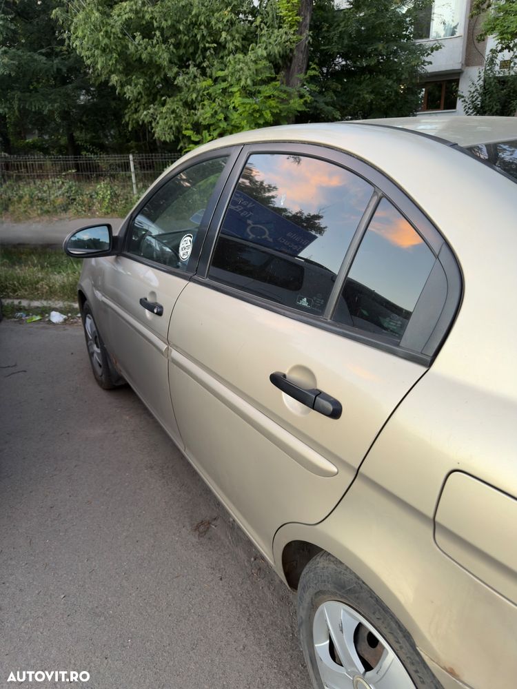 Hyundai Accent MC 1.5 CRDI 4DR GL COMFORT - 11