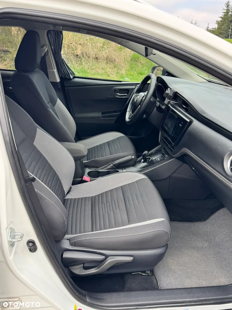 Toyota Auris - 15