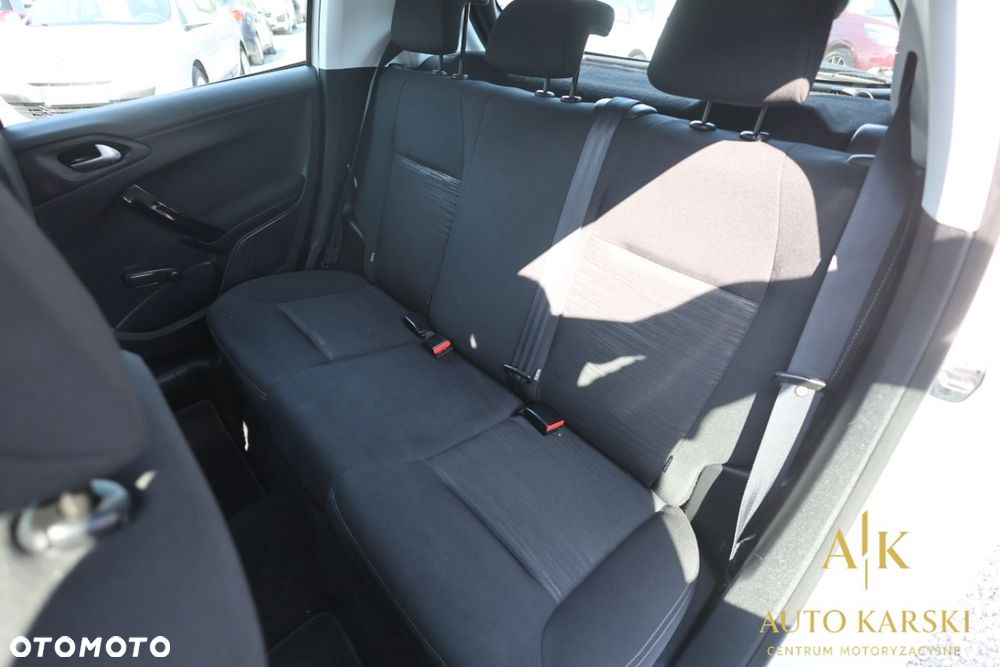 Peugeot 208 - 30