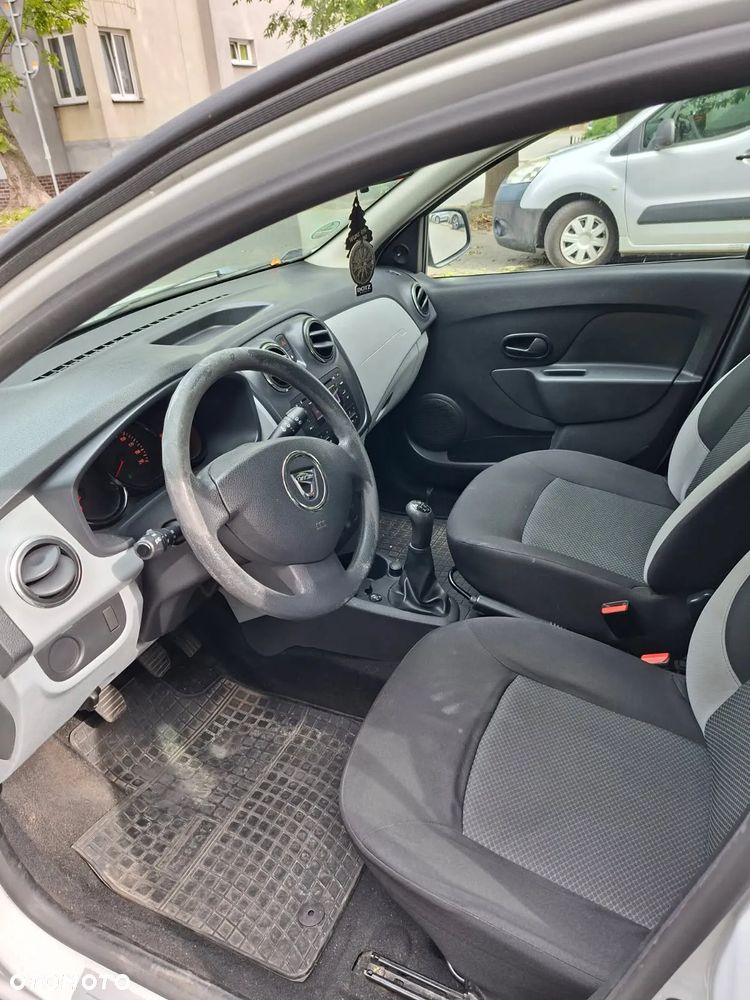 Dacia Sandero - 6