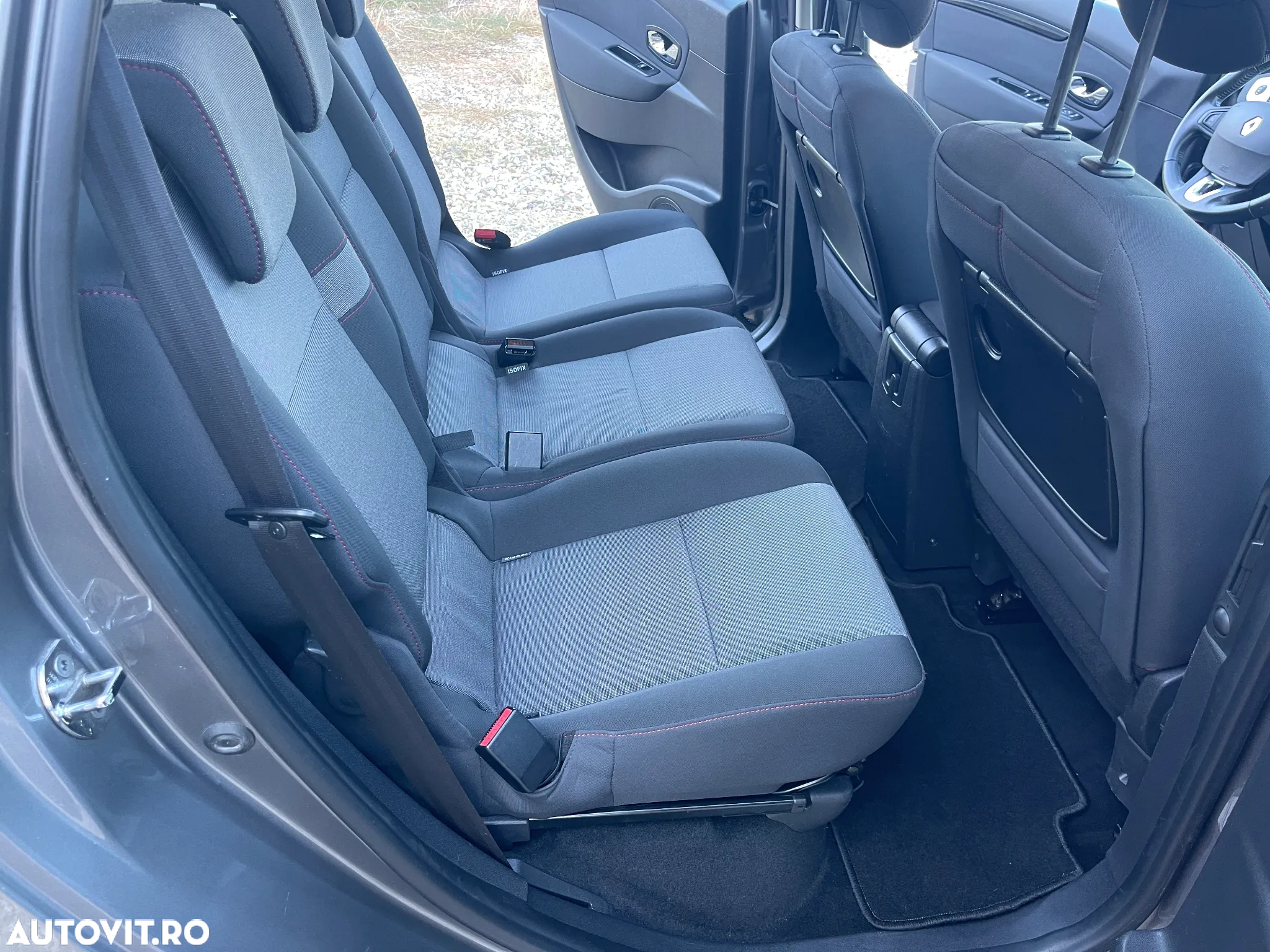 Renault Scenic dCi 110 EDC Paris - 10
