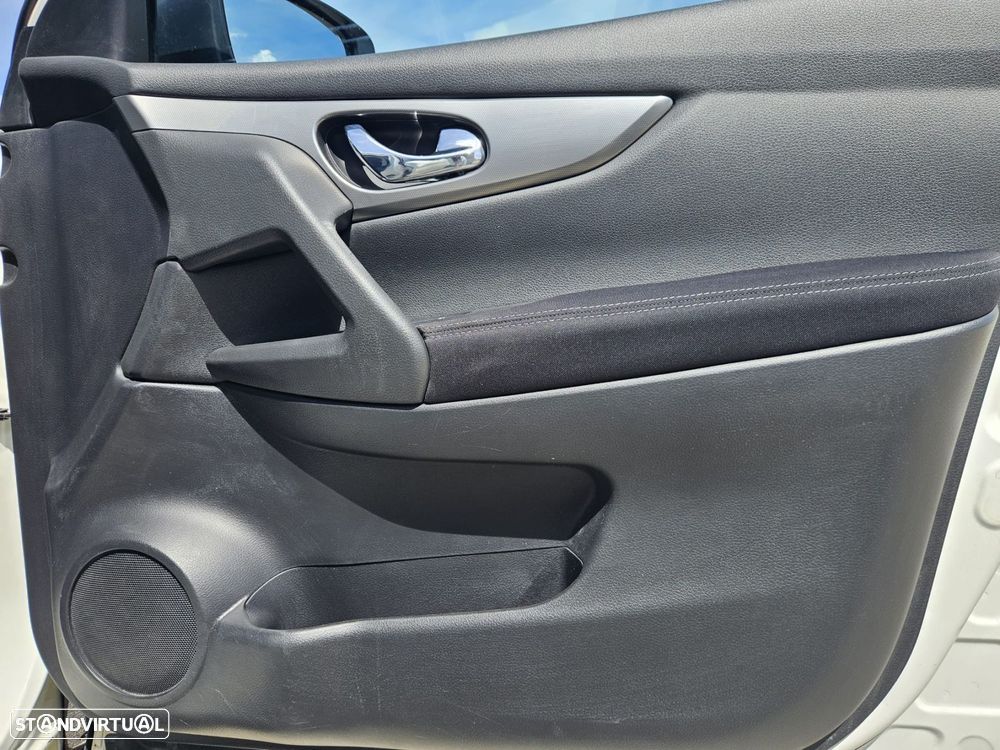 Nissan Qashqai 1.6 dCi N-Connecta 18 RS+PS - 32