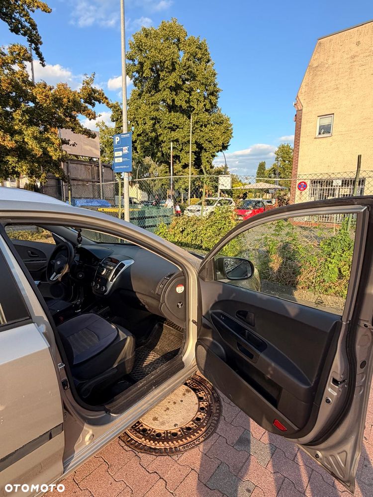 Kia Ceed - 9