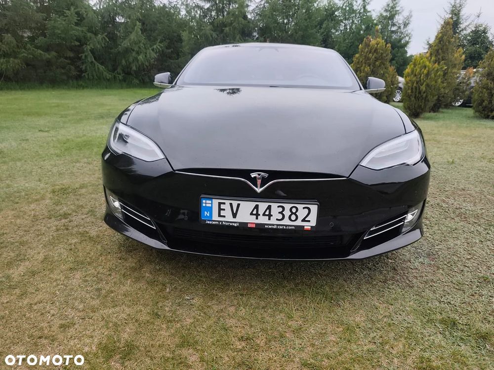 Tesla Model S - 2