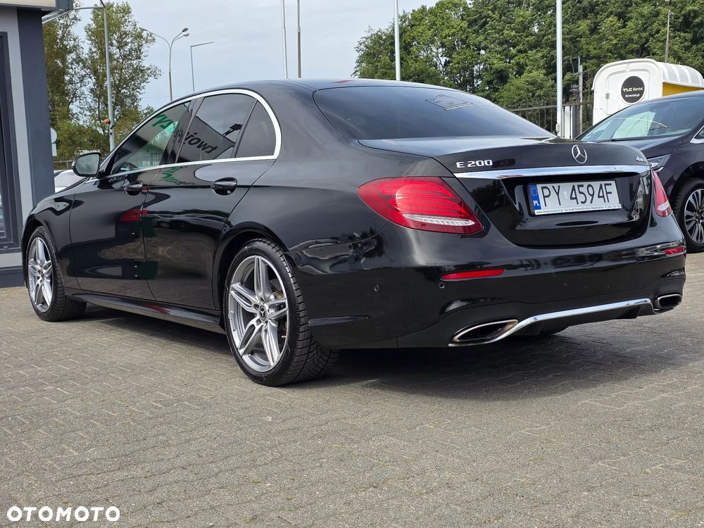 Mercedes-Benz Klasa E 200 4Matic 9G-TRONIC AMG Line - 6