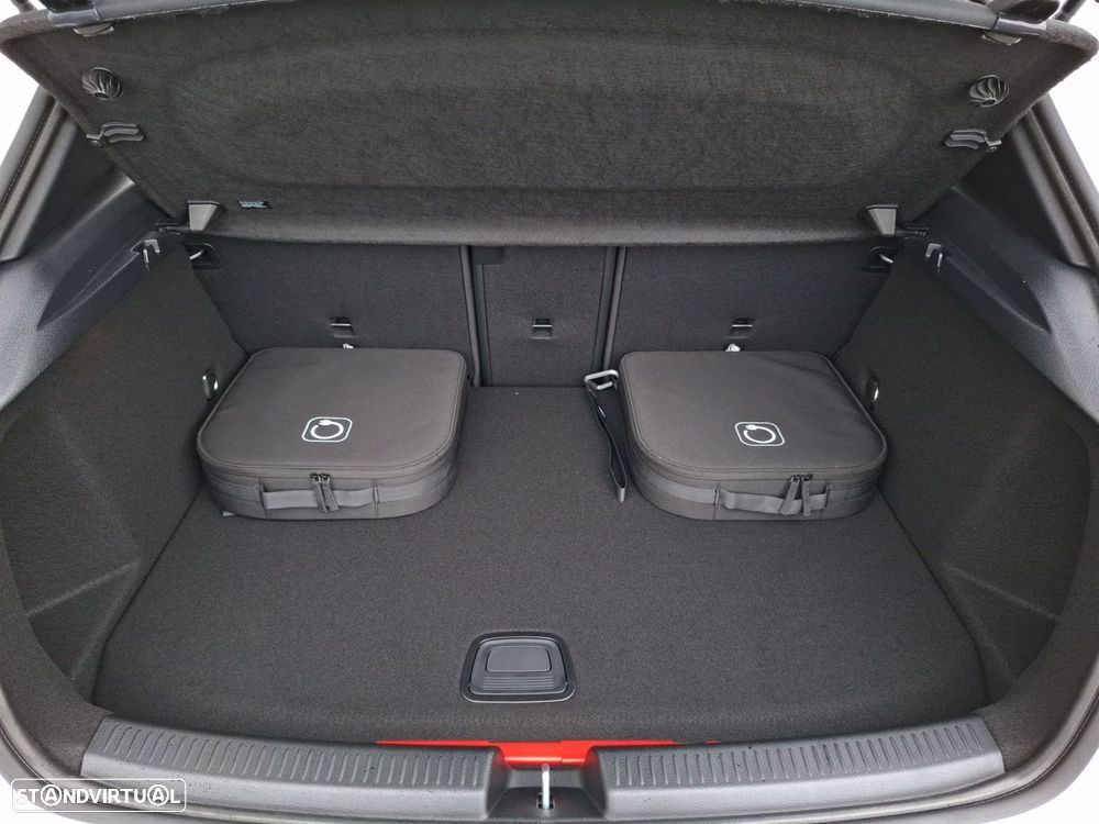 Mercedes-Benz A 250 e - 26