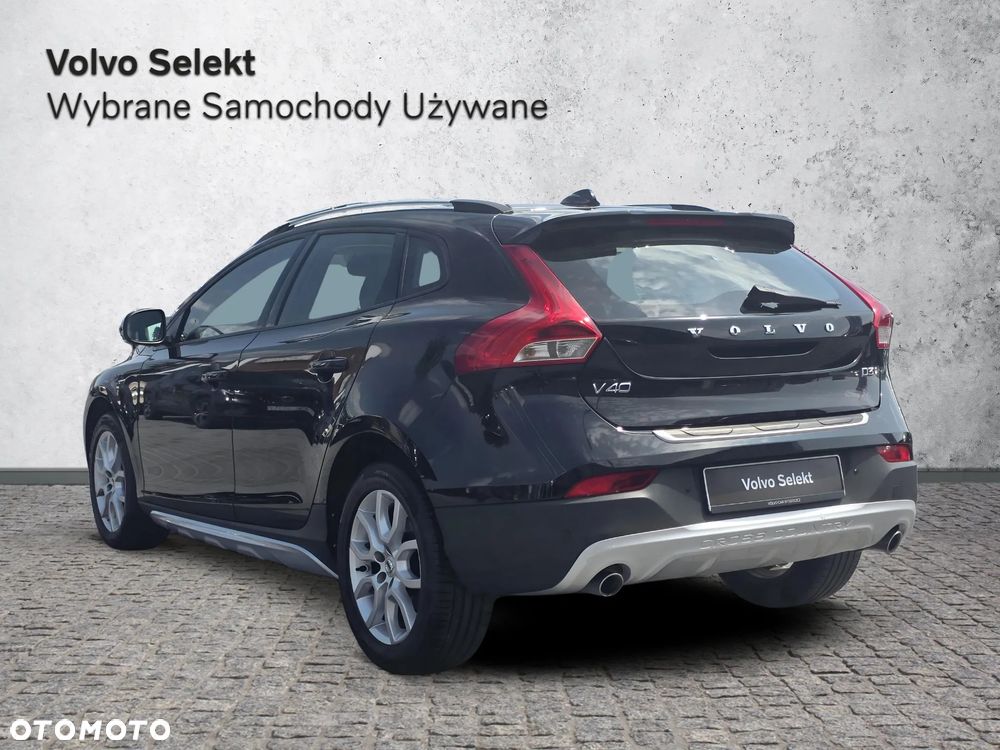 Volvo V40 Cross Country D3 Drive-E SCR Momentum - 4