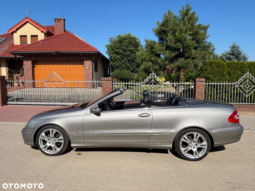 Mercedes-Benz CLK - 12