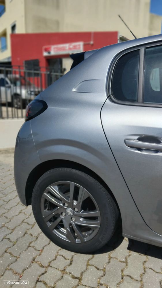 Peugeot 208 1.2 PureTech SE Style - 15