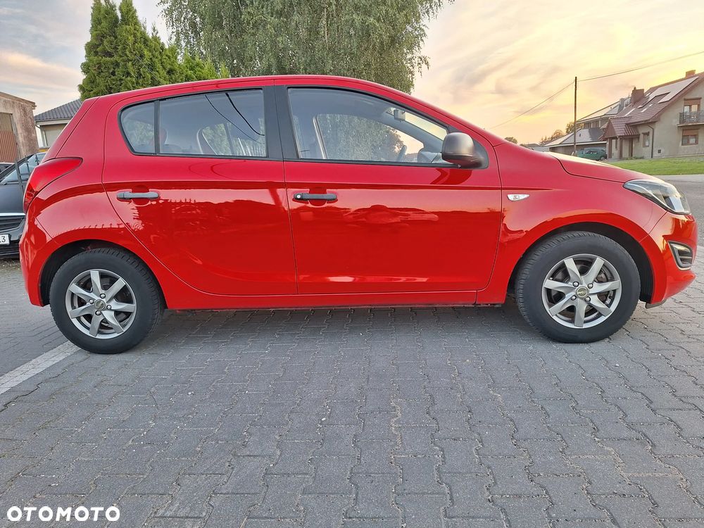 Hyundai i20 1.1 CRDi Trend - 9