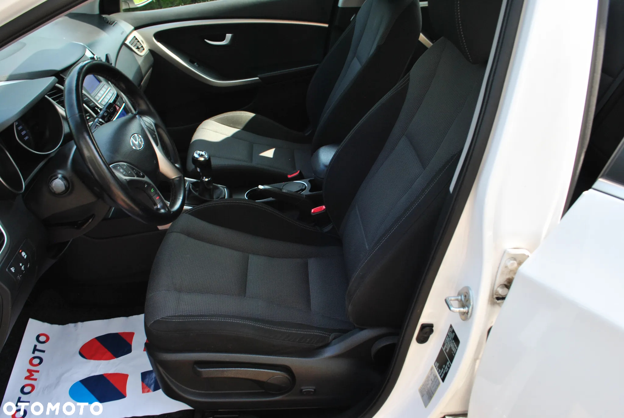 Hyundai i30 blue Kombi 1.6 GDi Style - 19