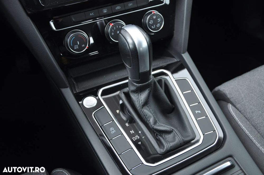 Volkswagen Passat 2.0 TDI DSG Comfortline - 20