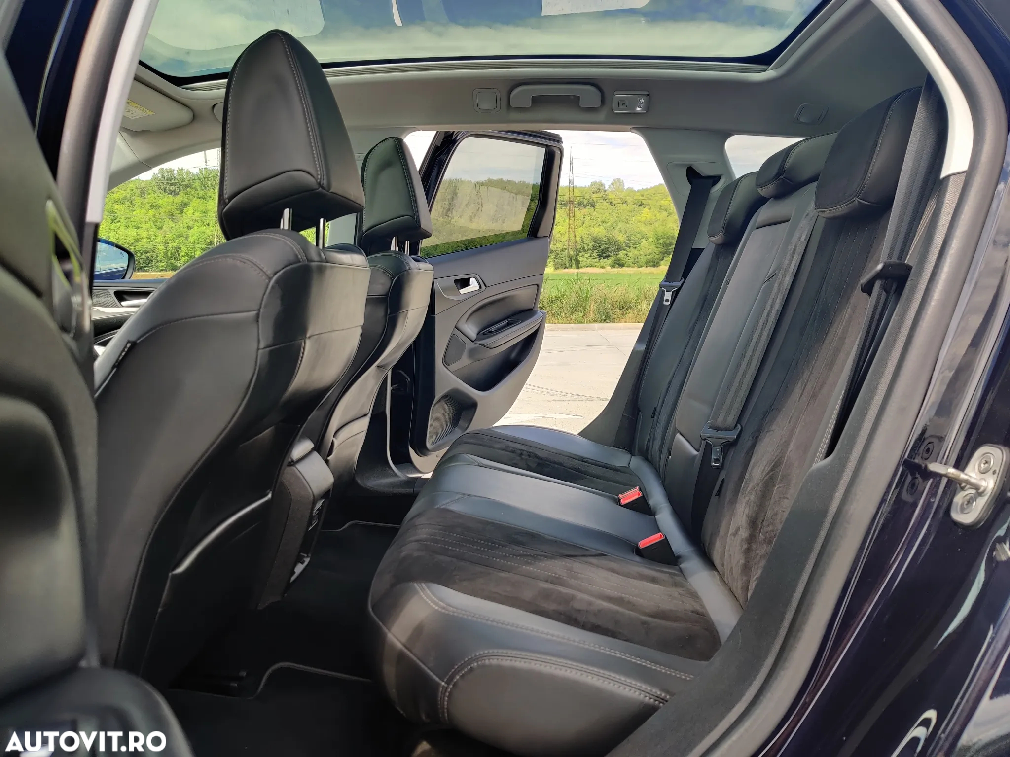 Peugeot 308 SW 1.2 L PureTech Turbo Allure - 11