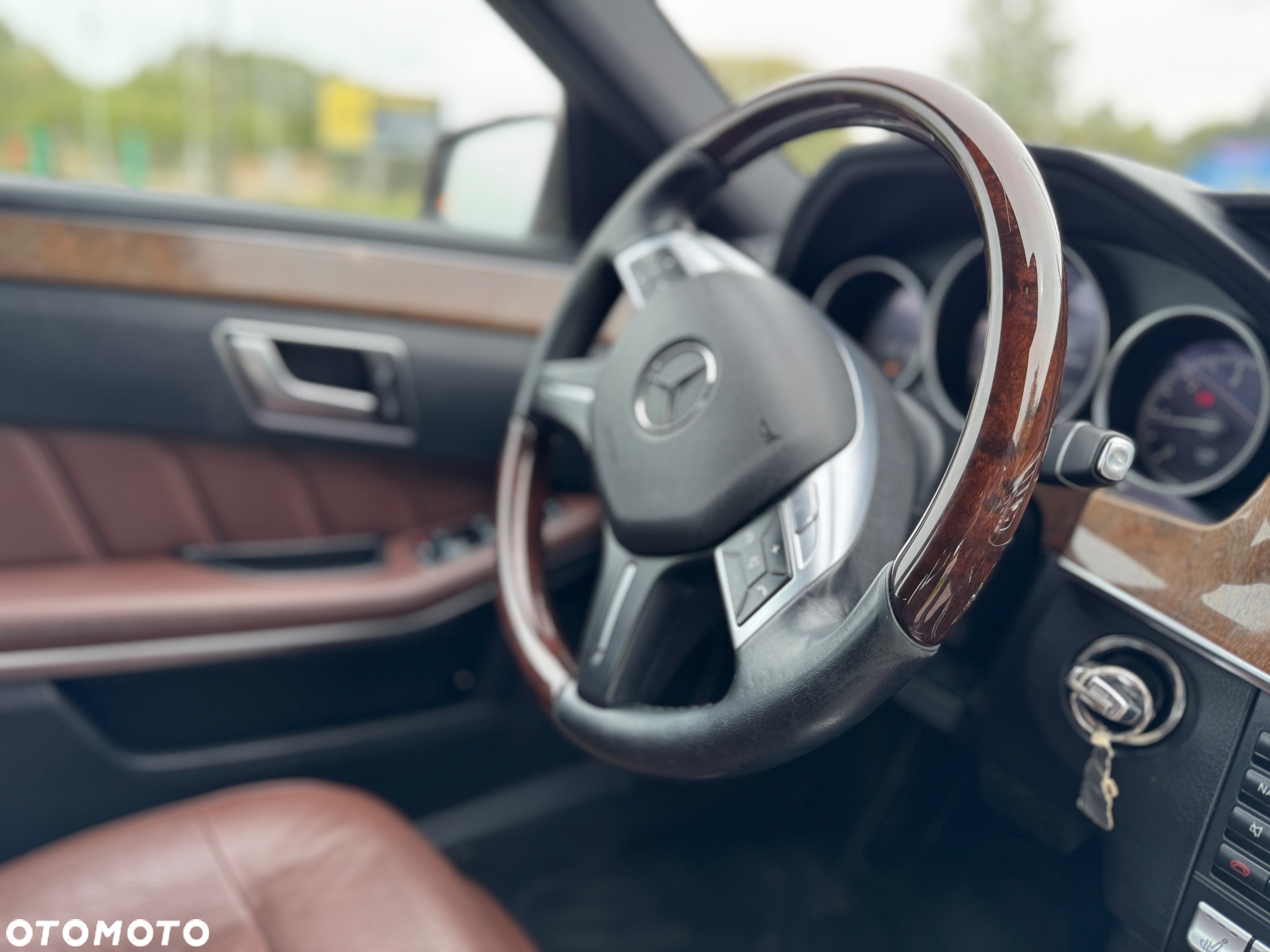Mercedes-Benz Klasa E 220 T BlueTEC 4Matic 7G-TRONIC Avantgarde - 22