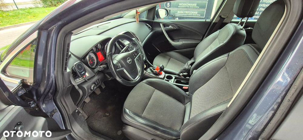 Opel Astra 1.4 T Cosmo - 25