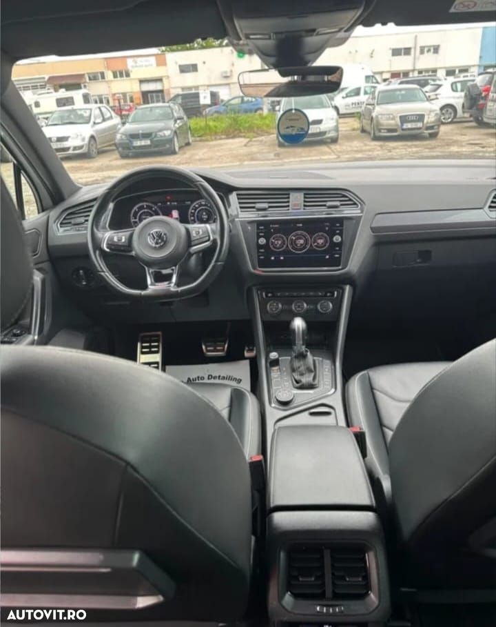 Volkswagen Tiguan - 16