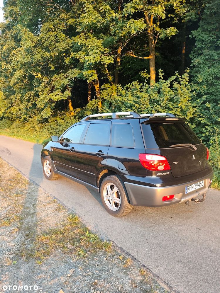 Mitsubishi Outlander 2.0 2WD Invite - 38