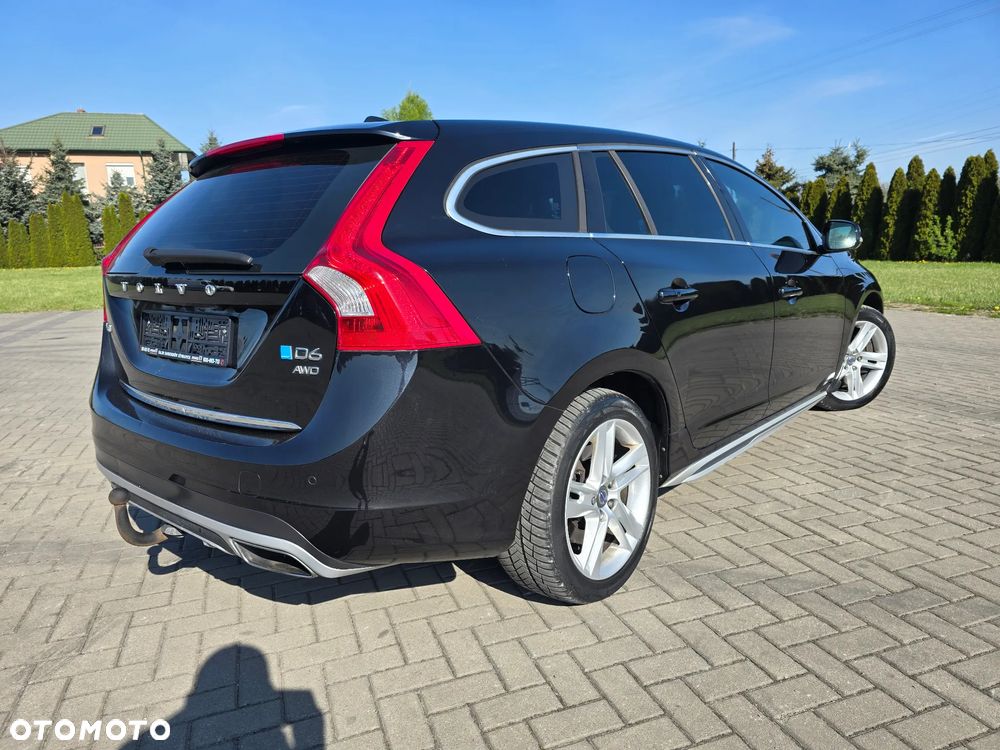 Volvo V60 D6 AWD Plug-in Hybrid R-Design Summum - 12