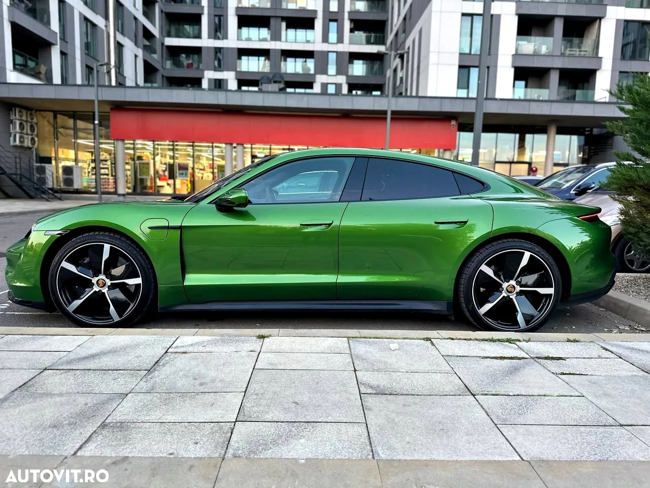 Porsche Taycan Turbo - 2