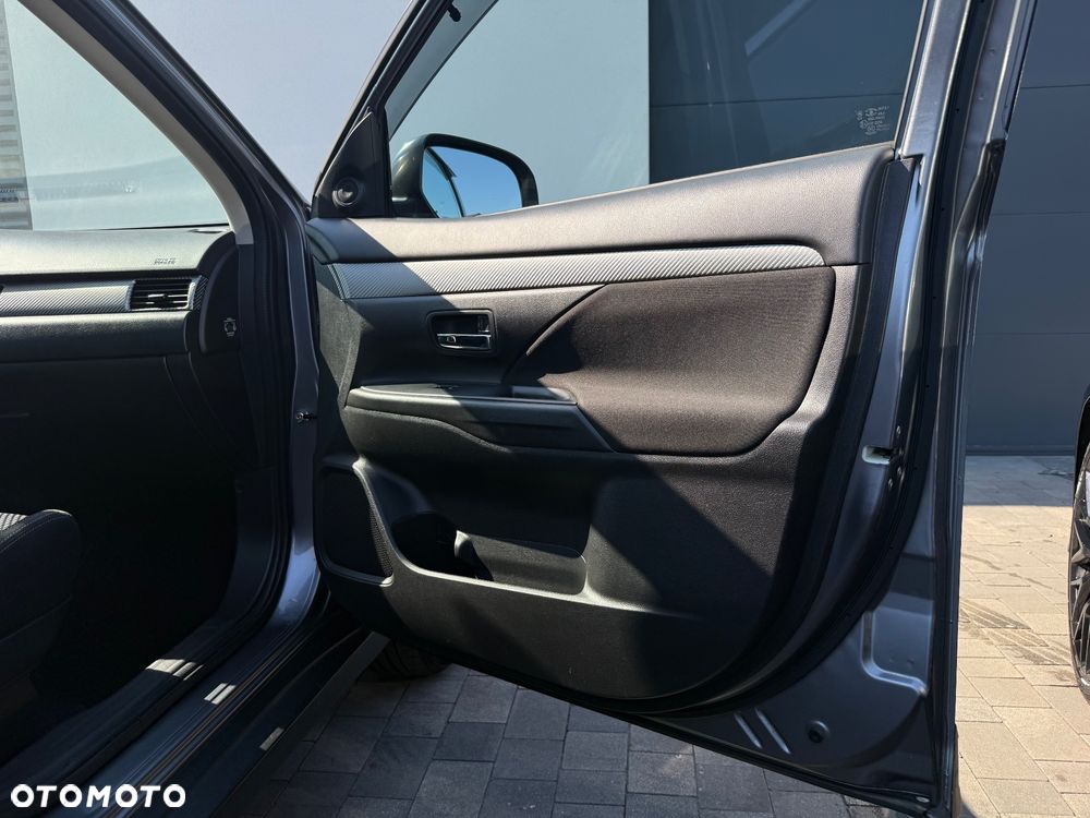 Mitsubishi Outlander 2.0 2WD CVT Active - 28