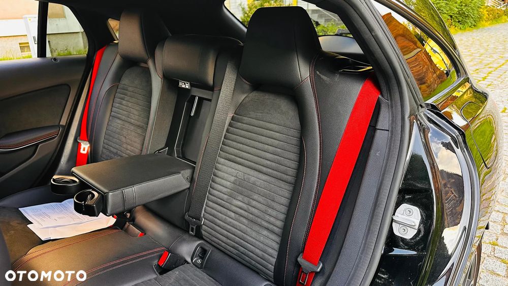 Mercedes-Benz CLA 250 Sport 4-Matic - 4
