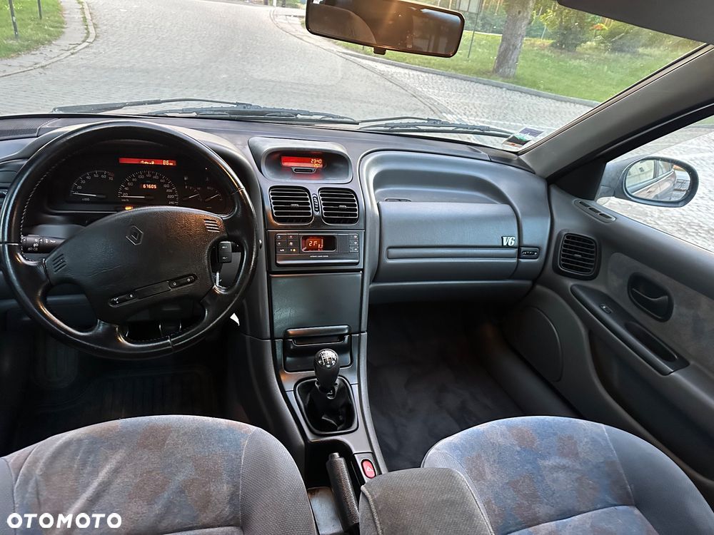 Renault Laguna 3.0 - 10