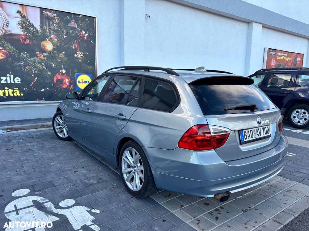 BMW Seria 3 320d DPF Touring Aut. - 11