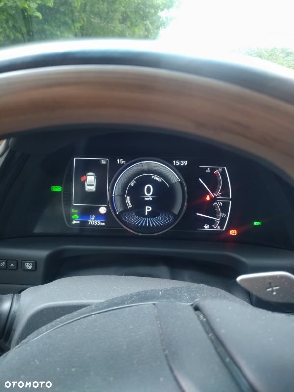 Lexus ES 300h Omotenashi - 8