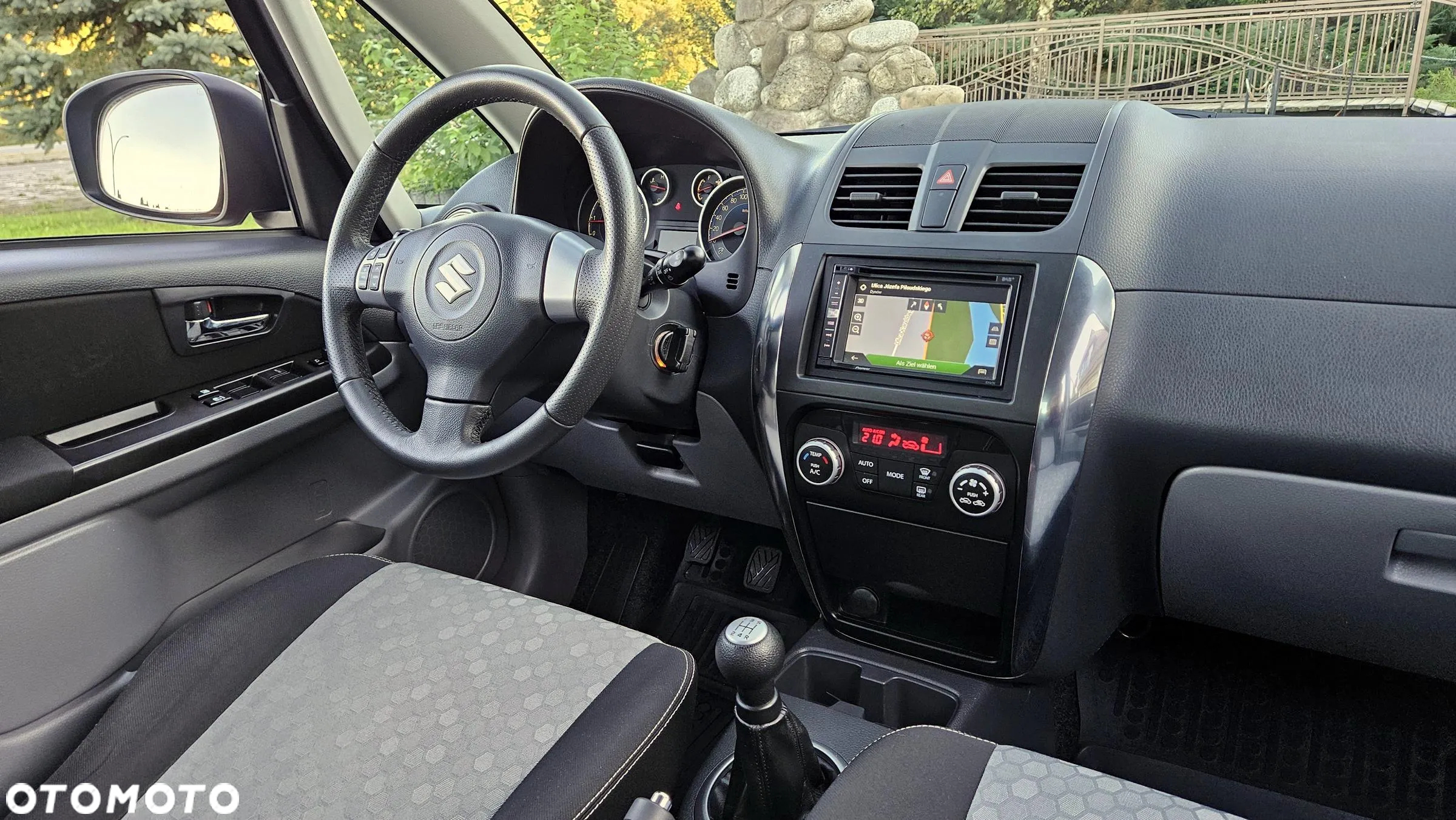 Suzuki SX4 1.6 Premium 4WD - 30