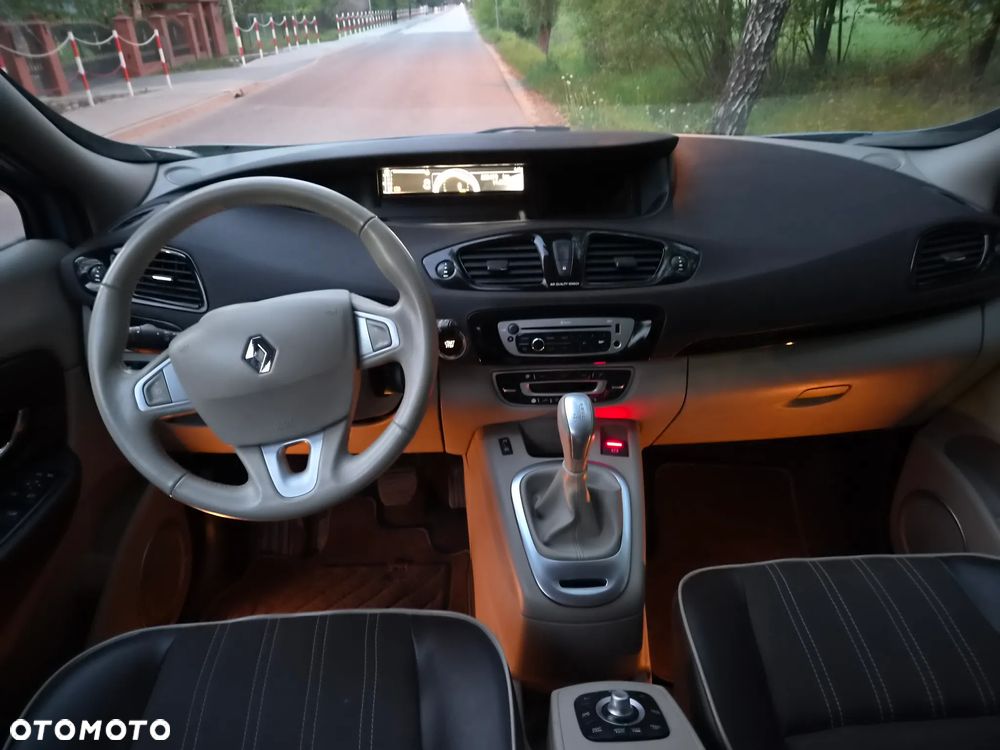 Renault Scenic 2.0 16V Privilege CVT Euro5 - 12