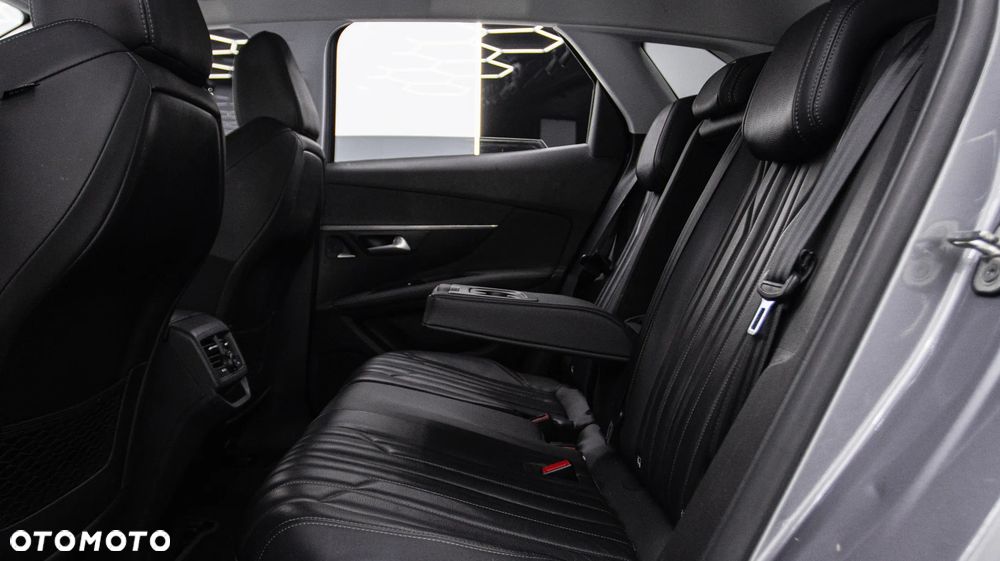 Peugeot 3008 1.2 PureTech Allure S&S - 19