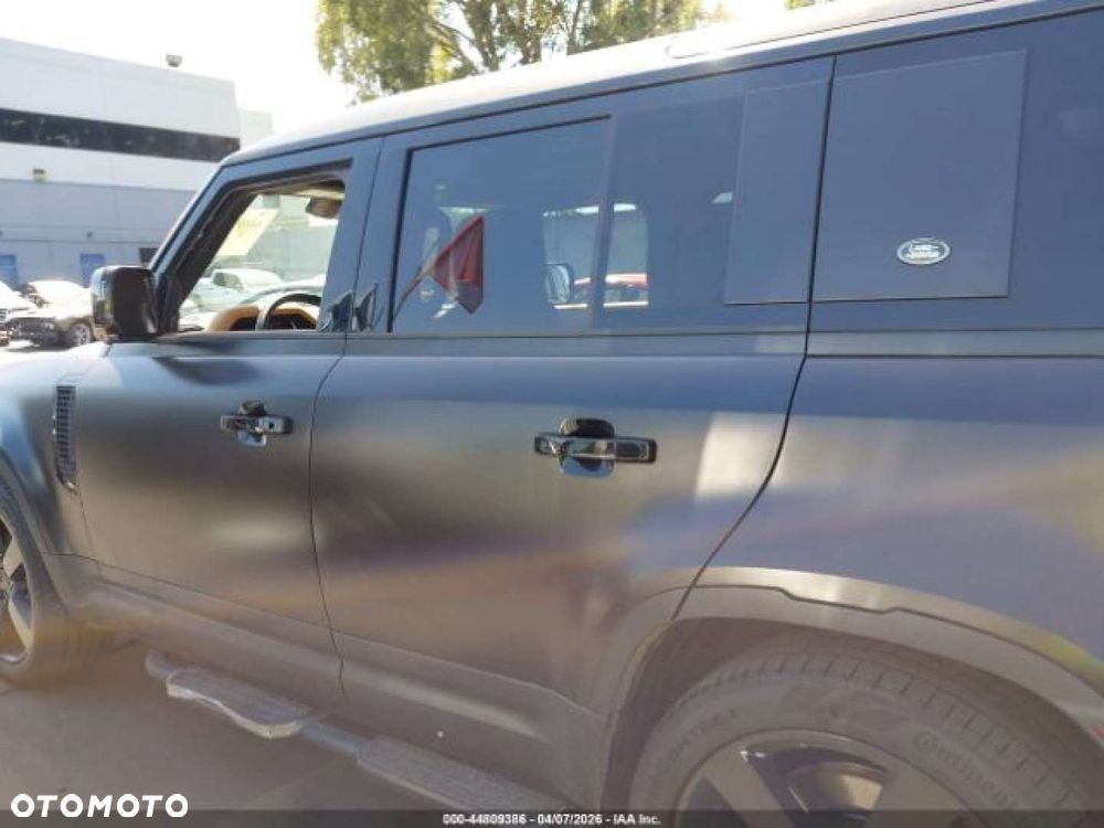 Land Rover Defender - 6