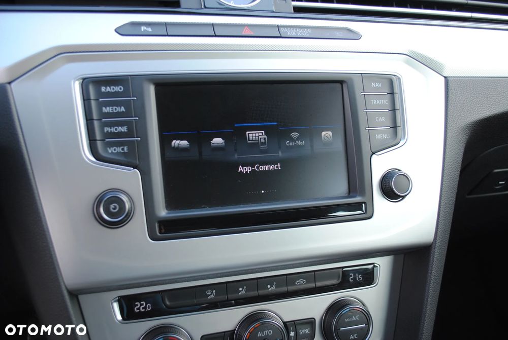 Volkswagen Passat - 17