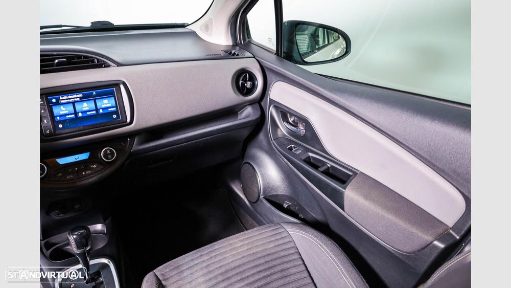 Toyota Yaris — fotografia 16