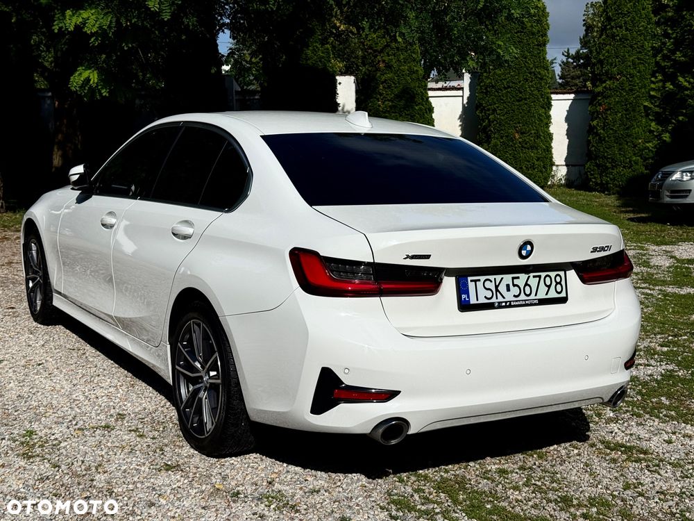 BMW Seria 3 330i xDrive - 11