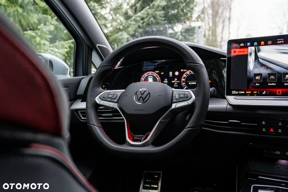 Volkswagen Golf - 25