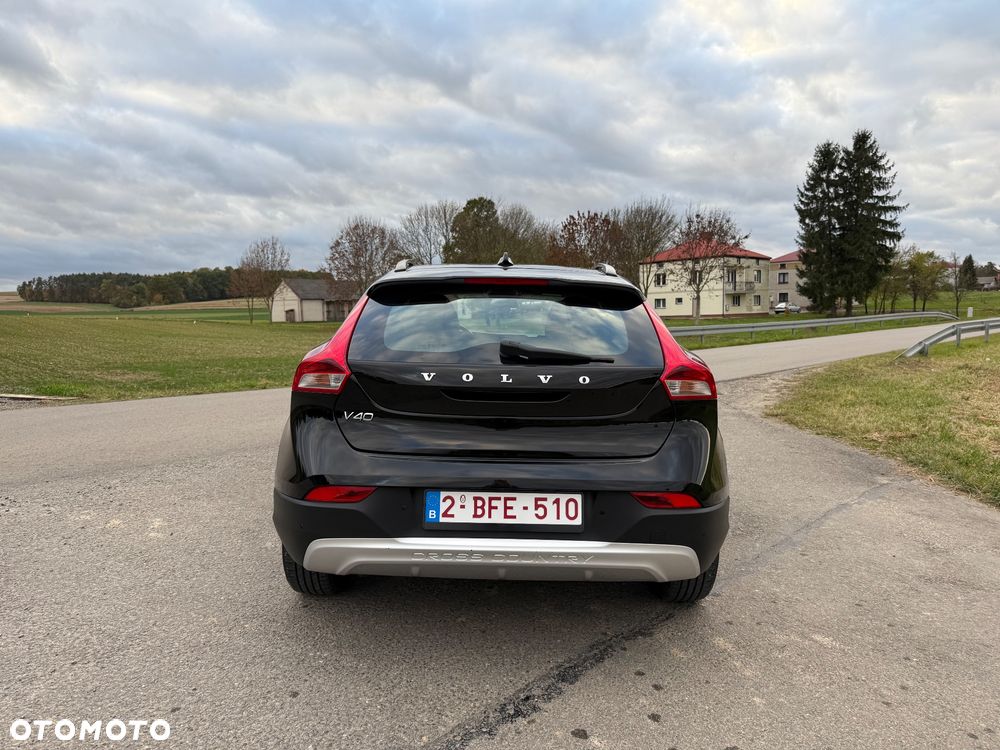 Volvo V40 Cross Country D2 Drive-E Momentum - 4