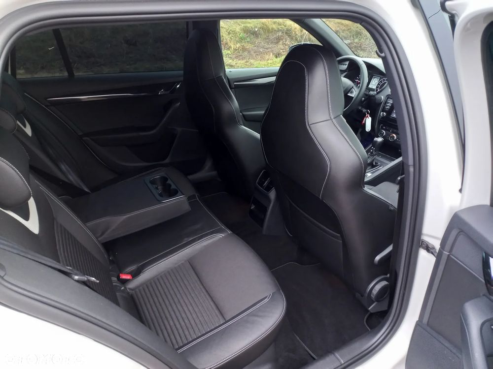 Skoda Octavia 2.0 TDI RS DSG - 11