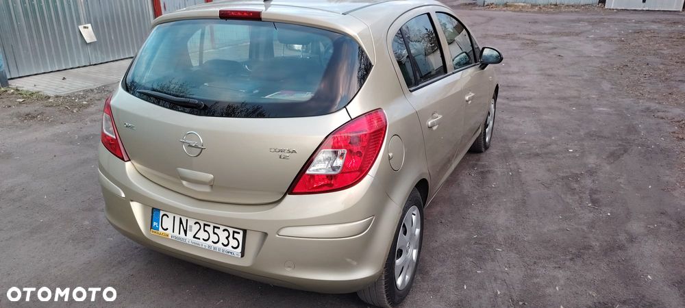 Opel Corsa 1.2 16V Essentia - 13