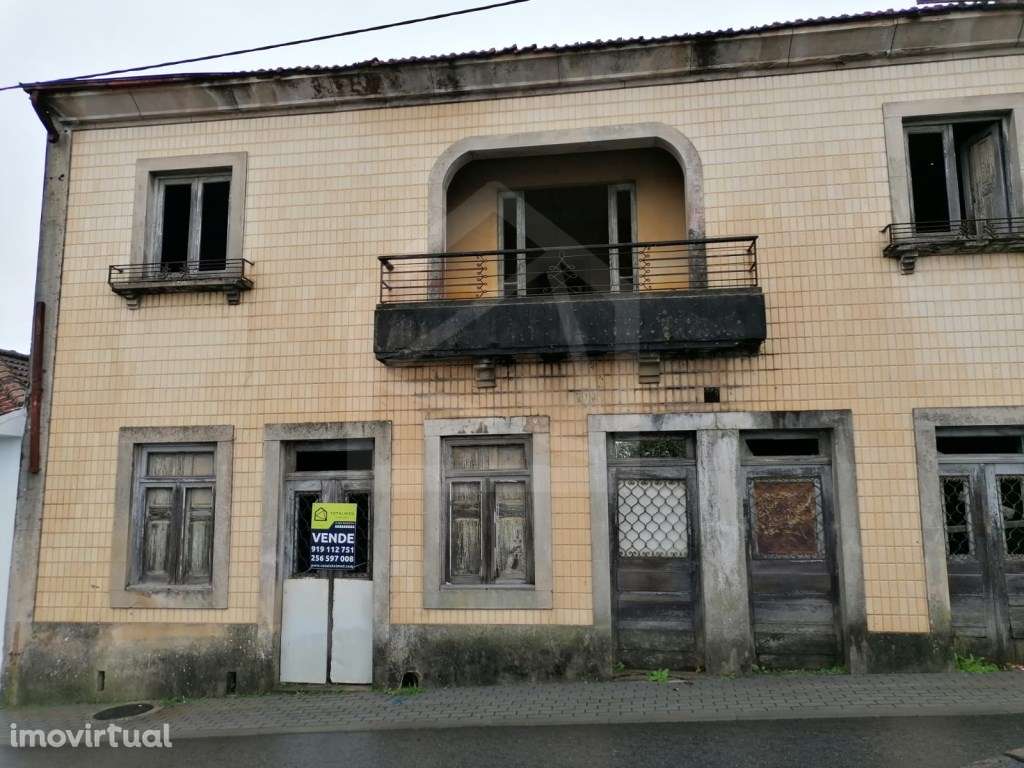 Moradia para Restauro + Terreno Urbano em Paços de Brandão, Santa M... - Grande imagem: 3/11