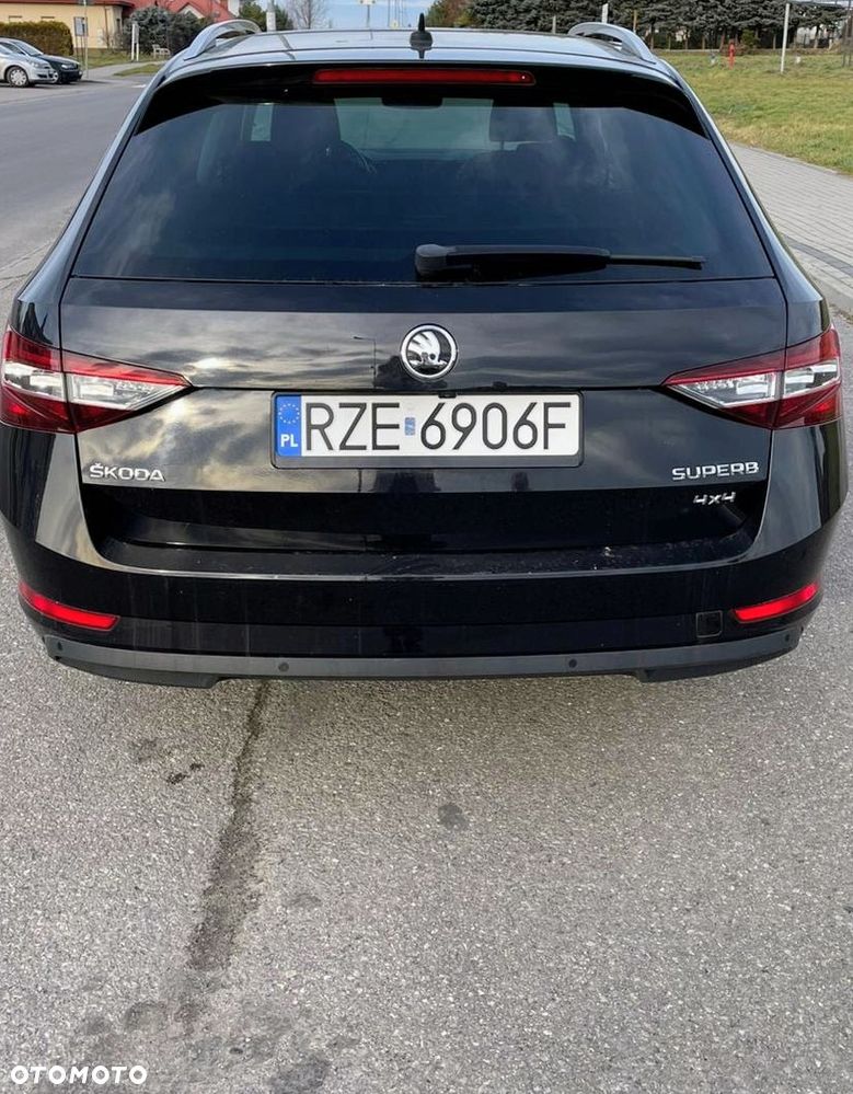 Skoda Superb 2.0 TDI 4x4 DSG L&K - 8