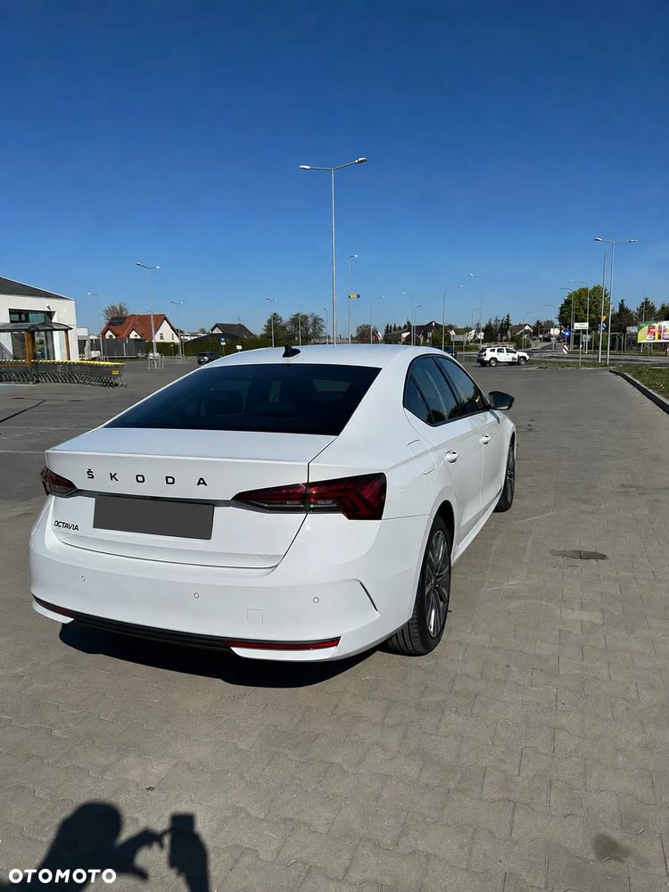 Skoda Octavia 1.5 TSI mHEV Selection DSG - 6