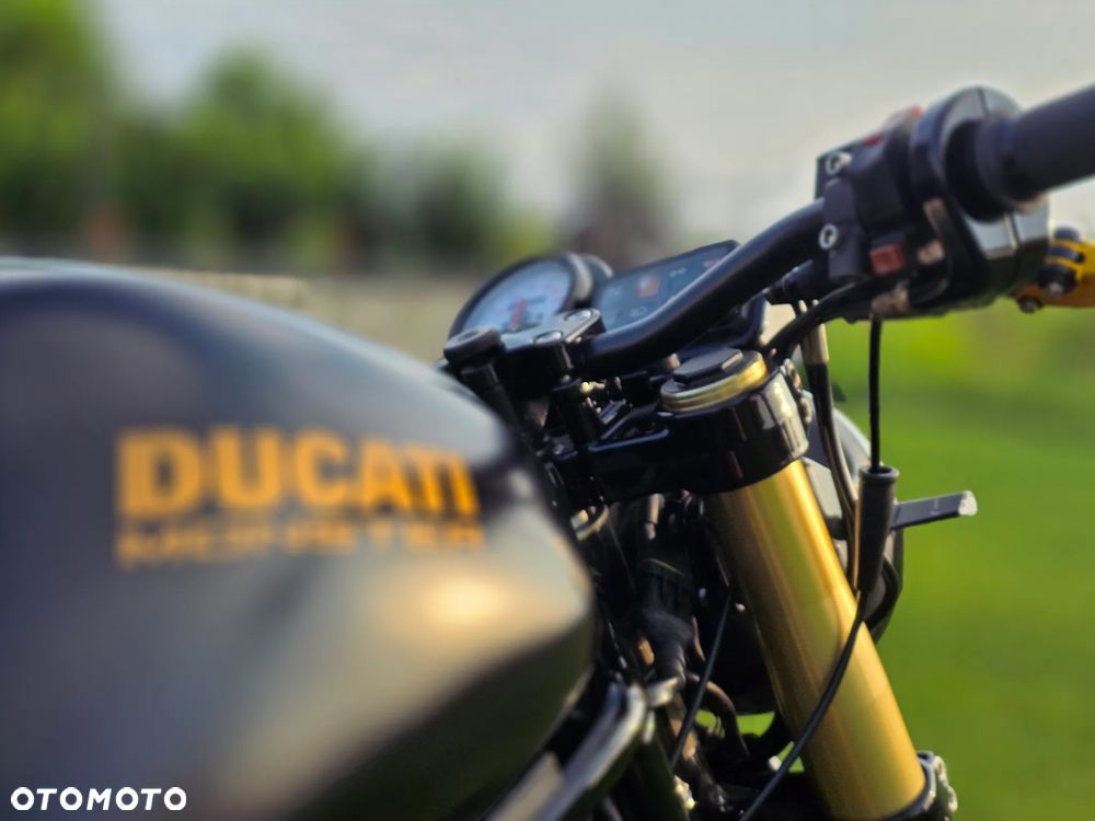 Ducati Monster - 10