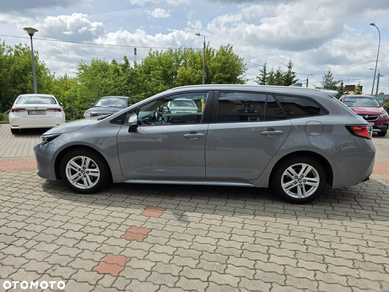 Toyota Corolla 2.0 Hybrid Comfort - 11