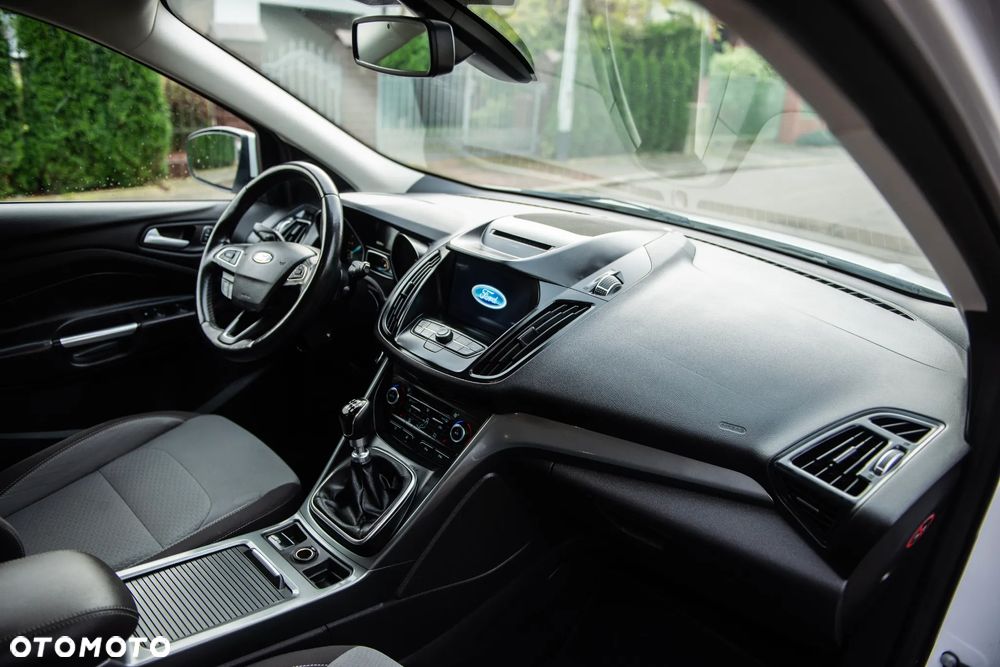 Ford Kuga 2.0 TDCi 2x4 Titanium - 27