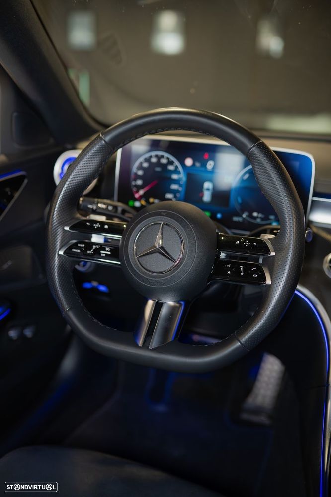 Mercedes-Benz C 300 e AMG Line - 32