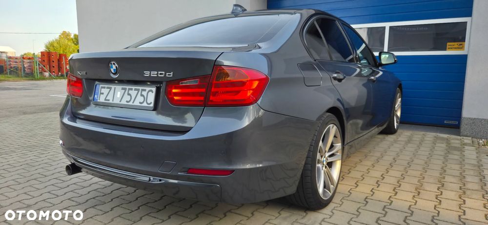 BMW Seria 3 ver-320d-xdrive-sport-line - 9