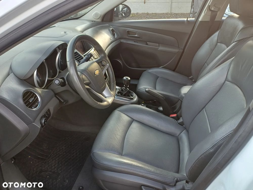 Chevrolet Cruze 1.8 LTZ+ - 14